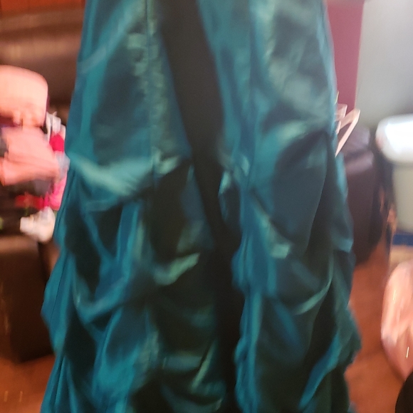 Dress - Picture 2 of 4